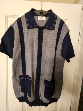 Oxknit XL short Sleeve With 2 Pockets. Fits Like A Large!